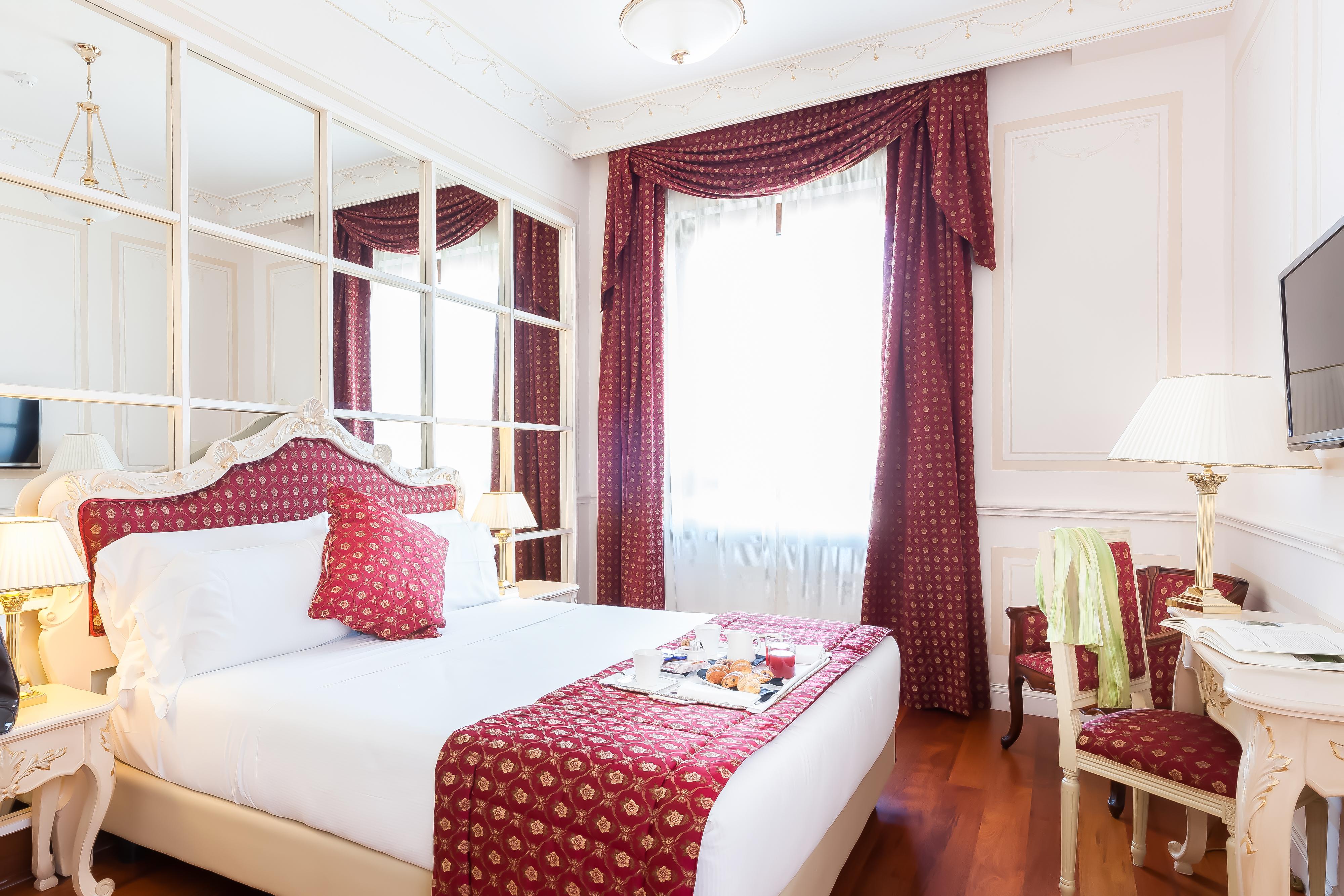 Hotel Radisson Blu Ghr Roma Esterno foto