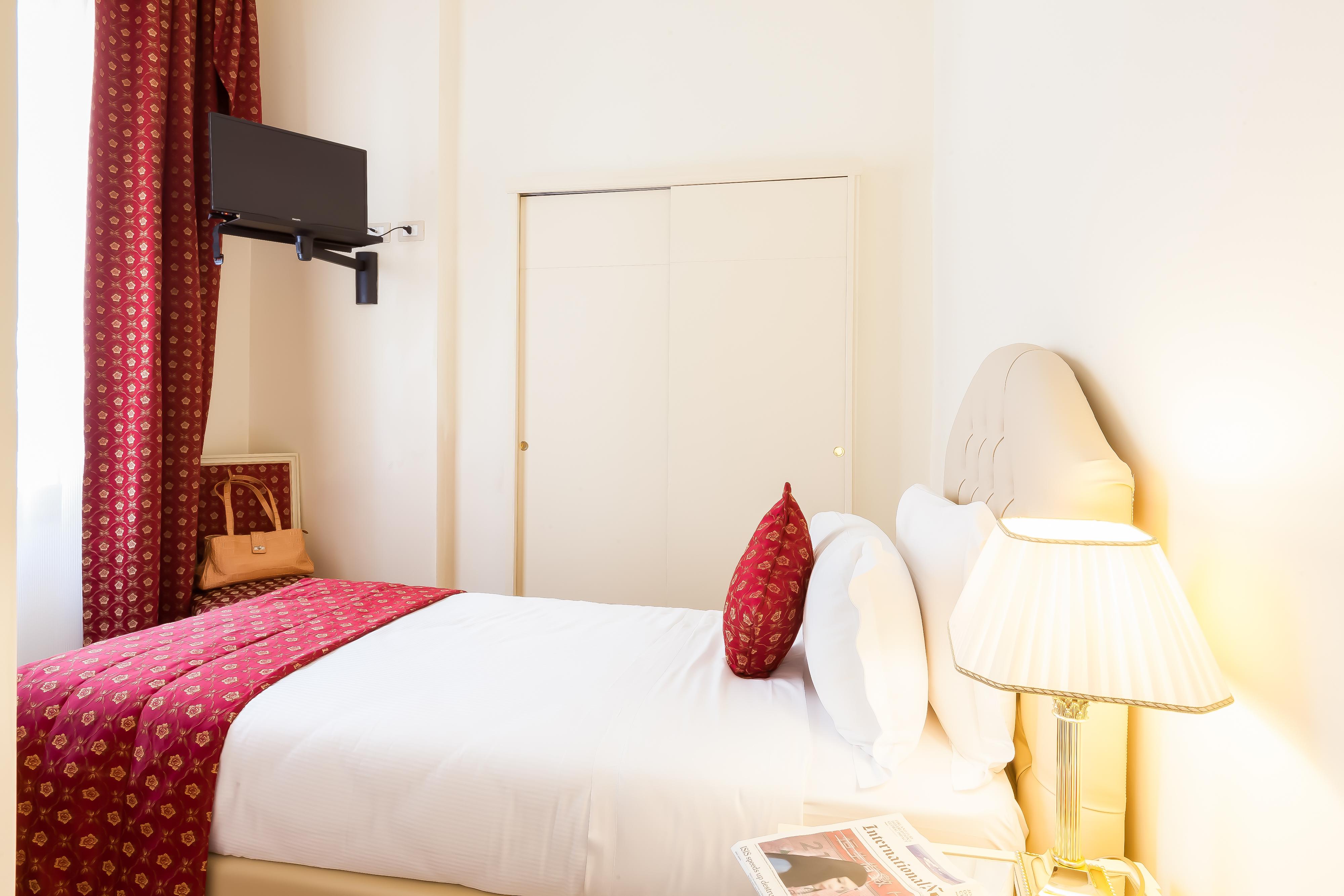 Hotel Radisson Blu Ghr Roma Esterno foto