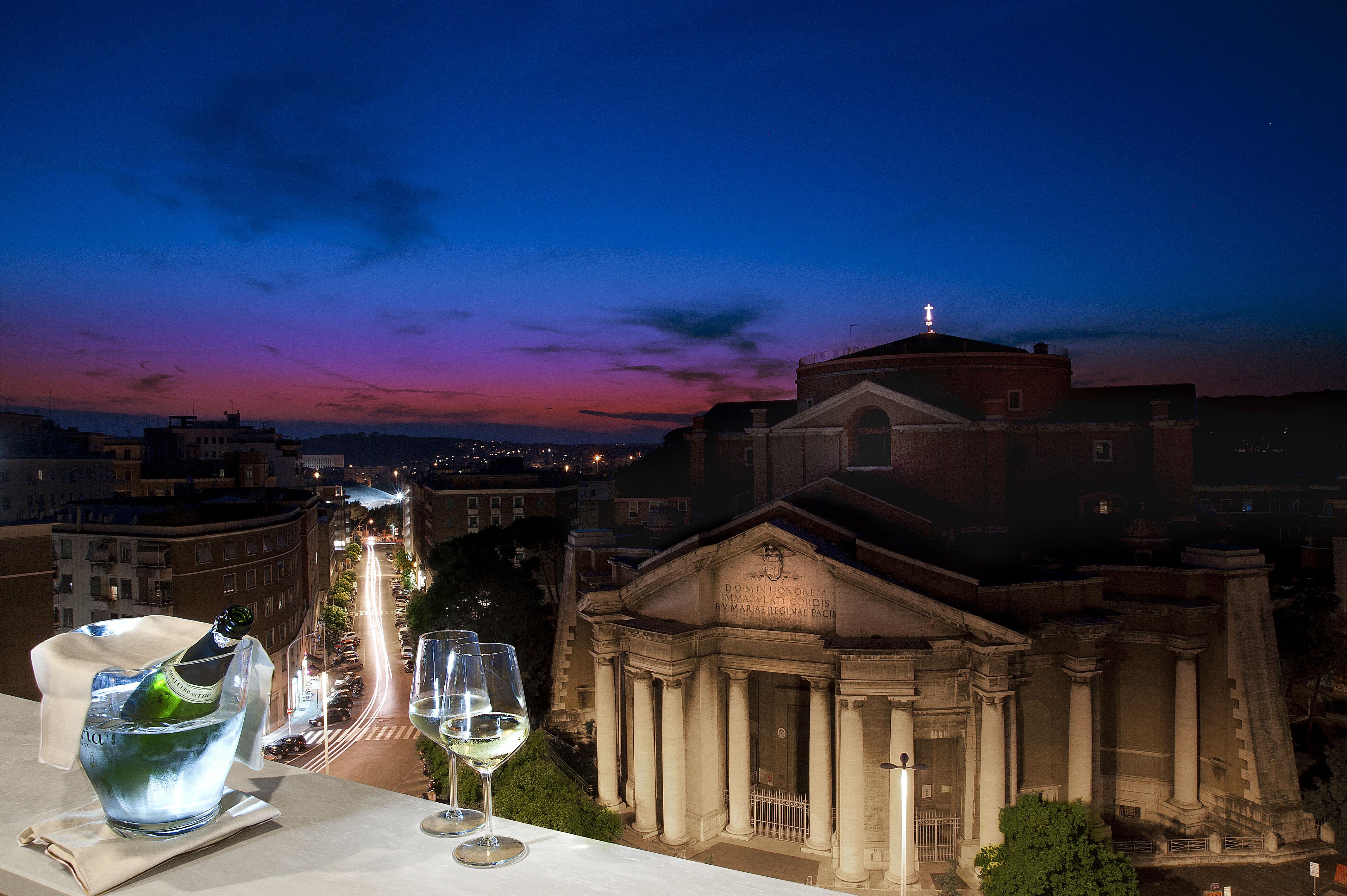 Hotel Radisson Blu Ghr Roma Esterno foto