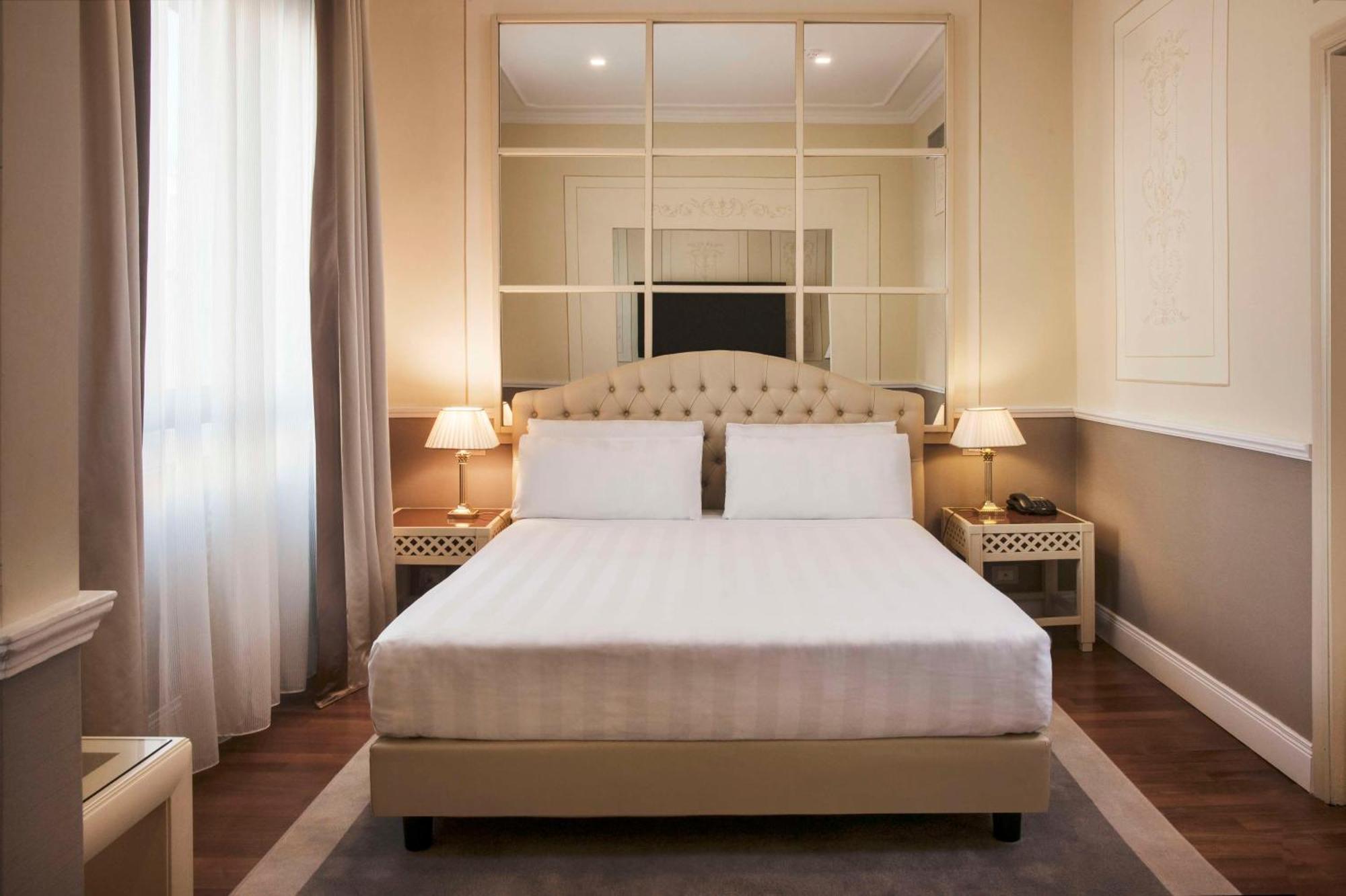 Hotel Radisson Blu Ghr Roma Esterno foto