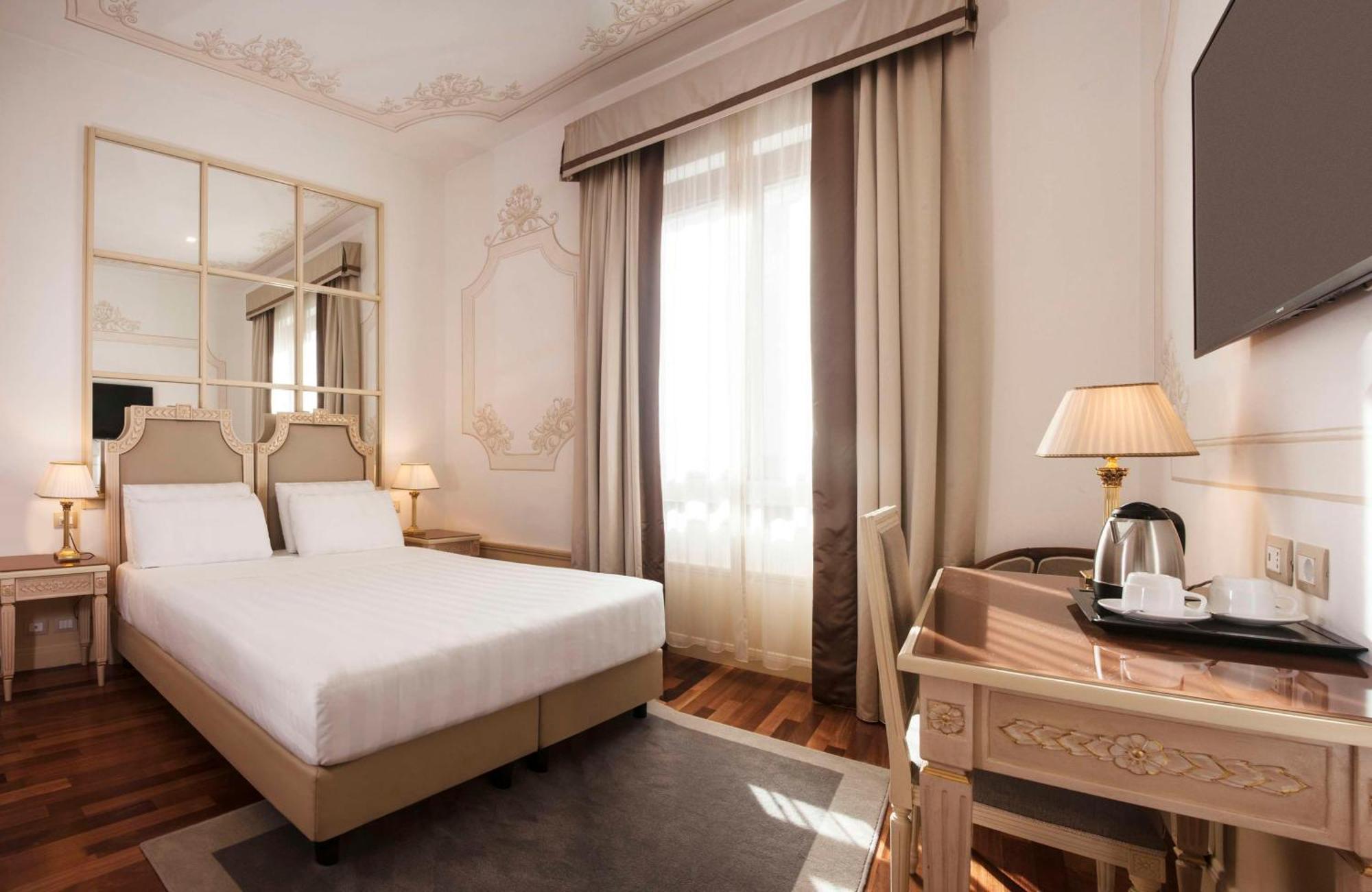 Hotel Radisson Blu Ghr Roma Esterno foto