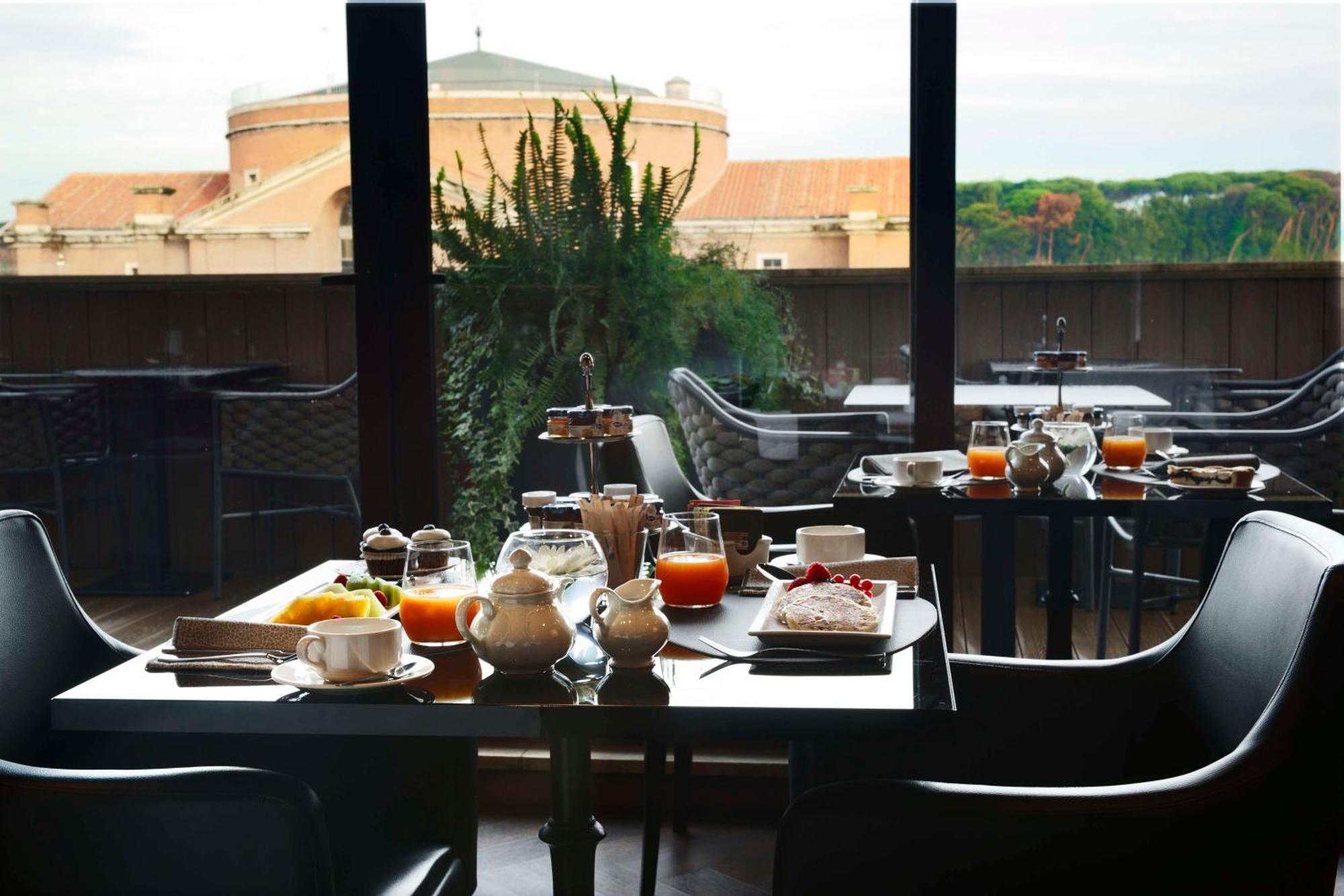 Hotel Radisson Blu Ghr Roma Esterno foto