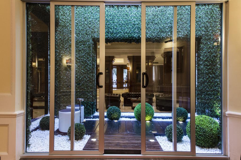 Hotel Radisson Blu Ghr Roma Esterno foto